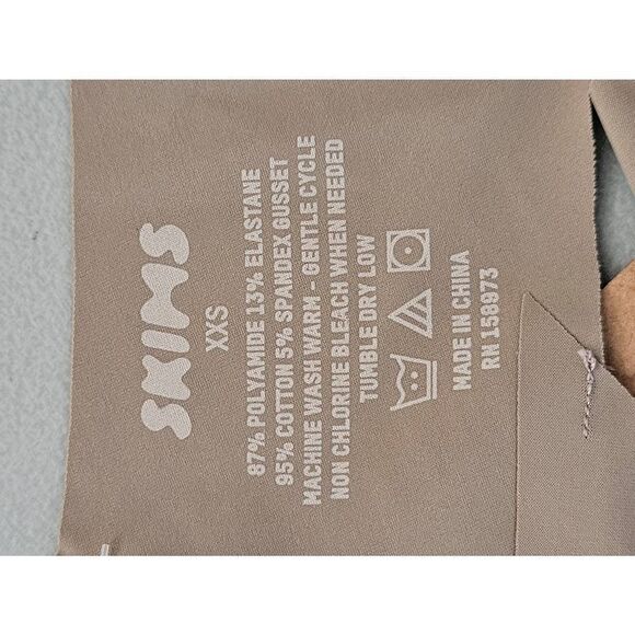 Skims thong panty Nwt - Picture 6 of 7